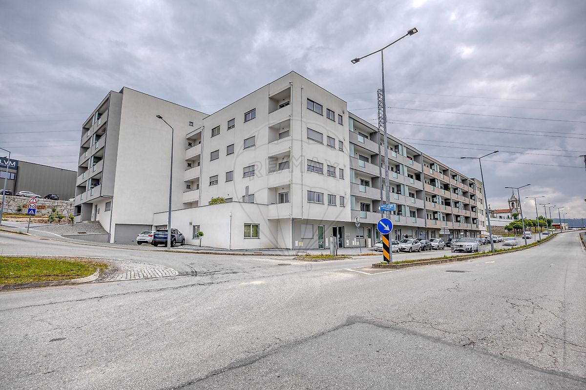 Apartamento T2 à venda em Paredes