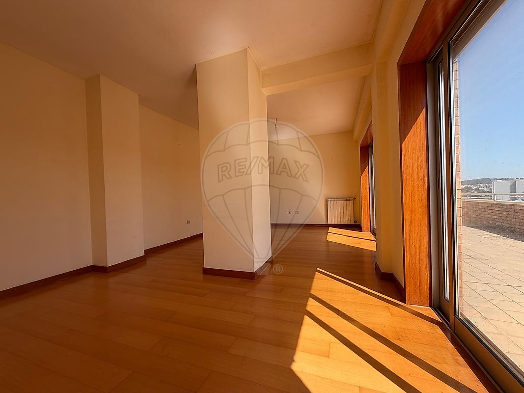 Apartamento T3 à venda em Trofa