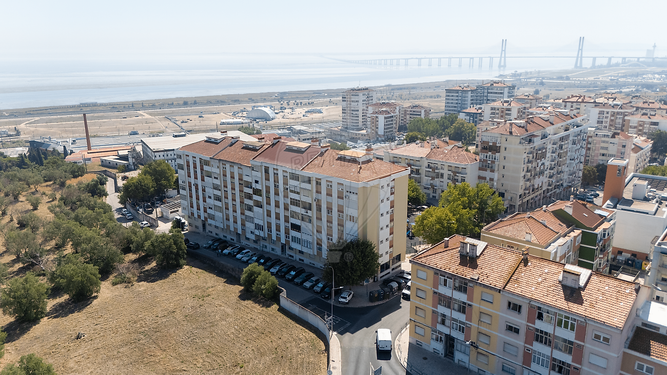 Apartamento T3 à venda em Loures