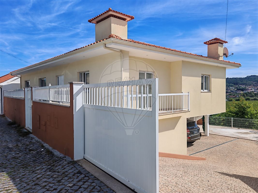Apartamento T3 à venda em Santo Tirso