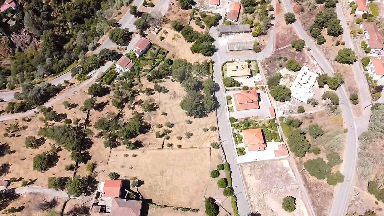 Terreno à venda em Sertã
