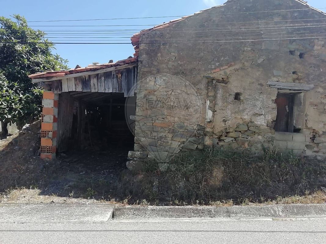Arrecadação à venda em Vila de Rei