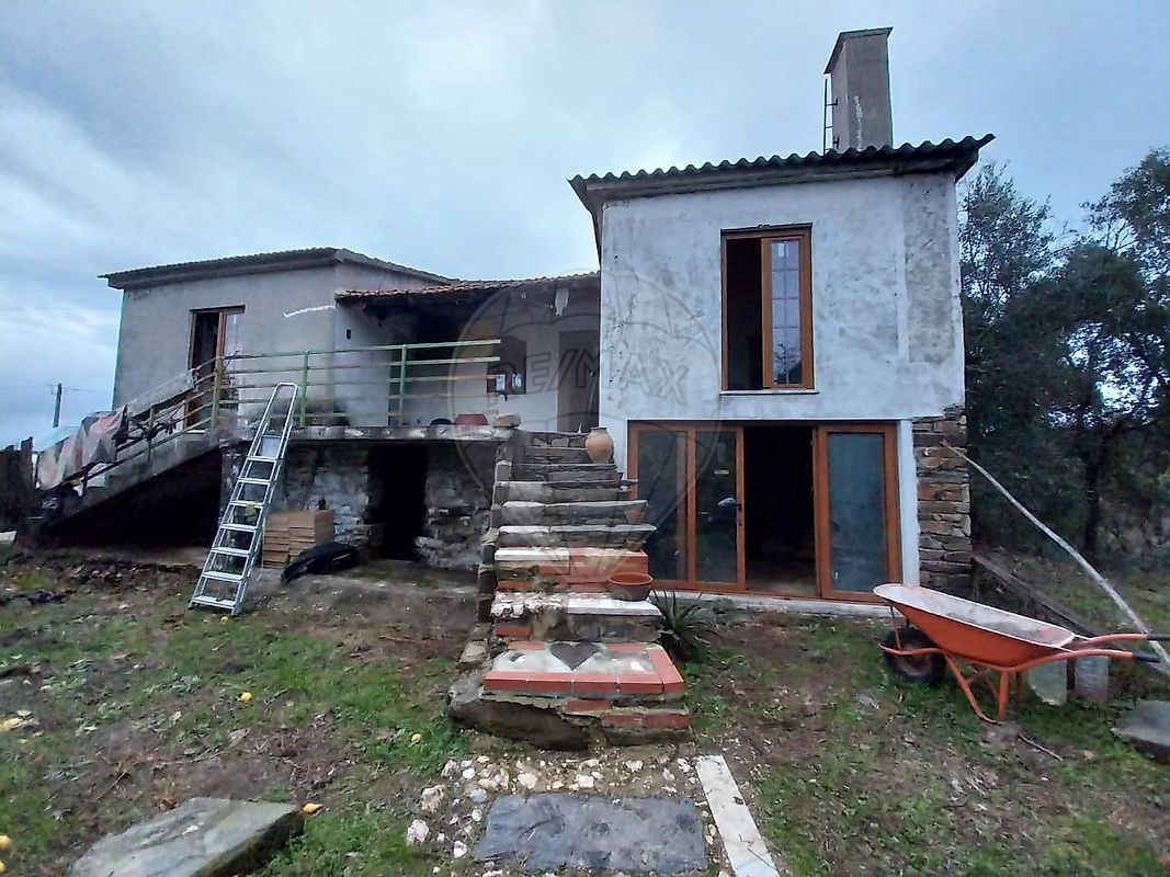Moradia - Várzea dos Cavaleiros, Sertã, Castelo Branco