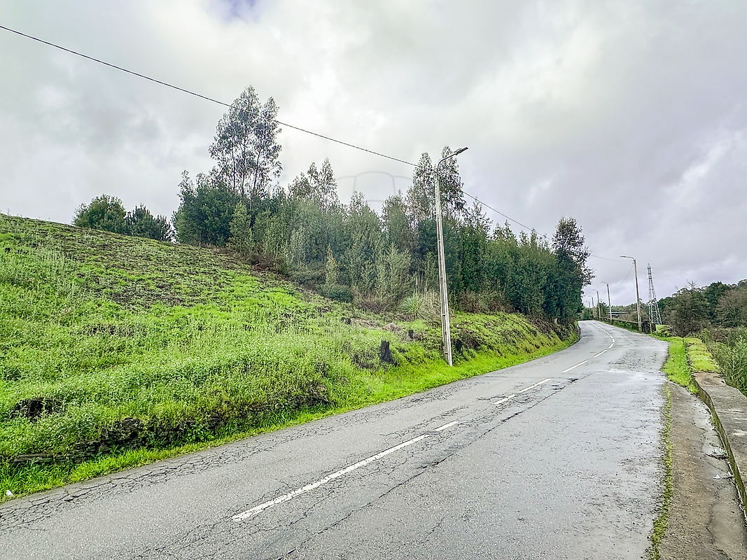Terreno à venda em Vila Nova de Famalicão