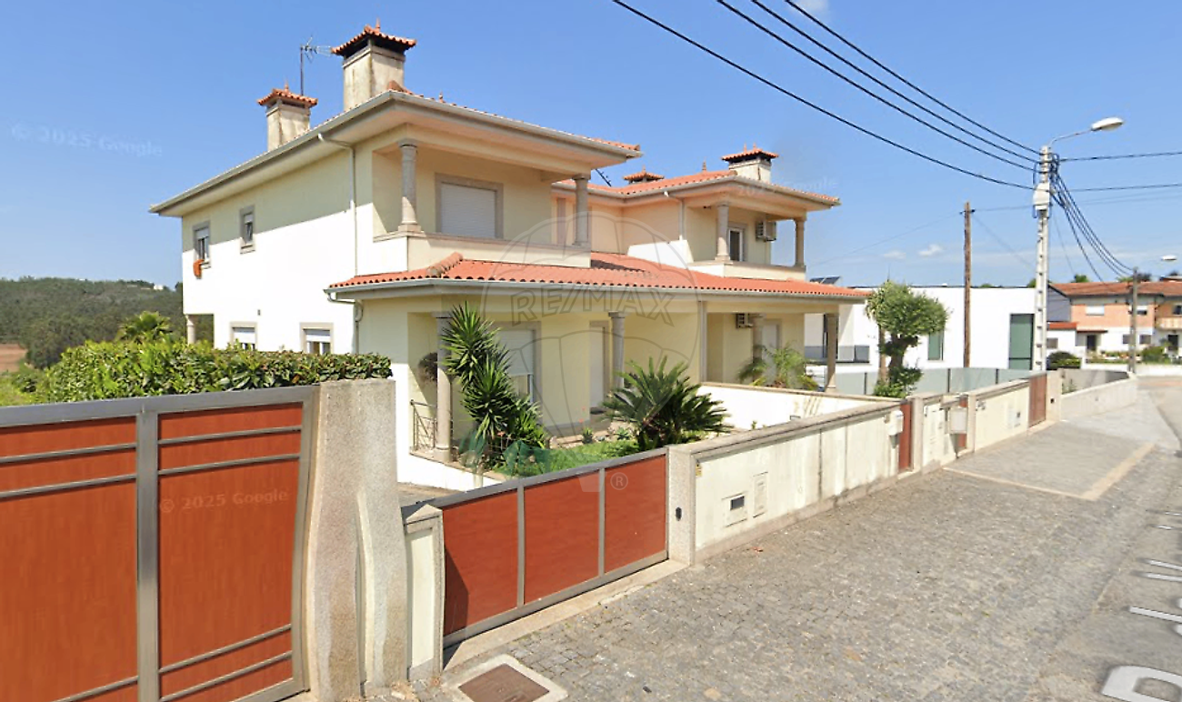 Moradia - Gondifelos, Cavalões e Outiz, Vila Nova de Famalicão, Braga