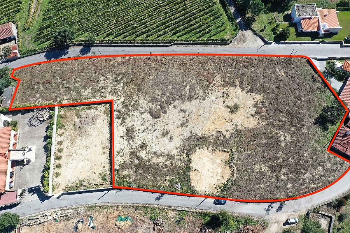 Terreno à venda em Barcelos