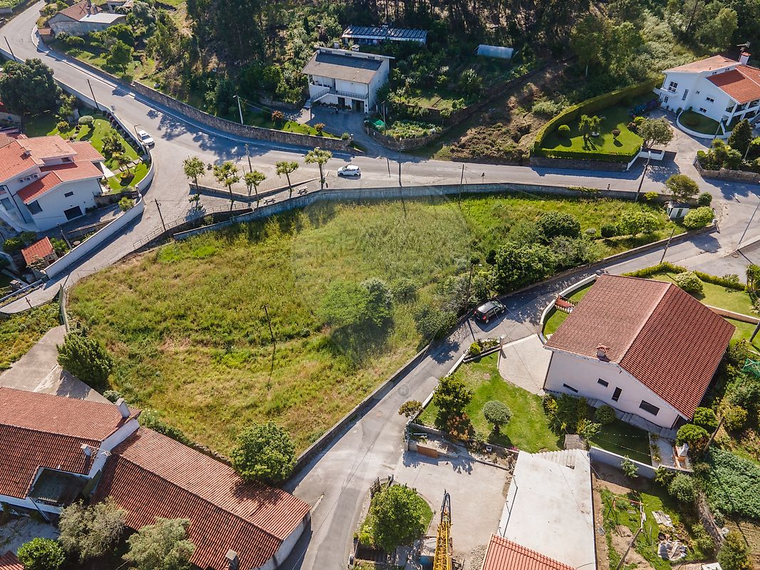 Terreno - Tamel (Santa Leocádia) e Vilar do Monte, Barcelos, Braga