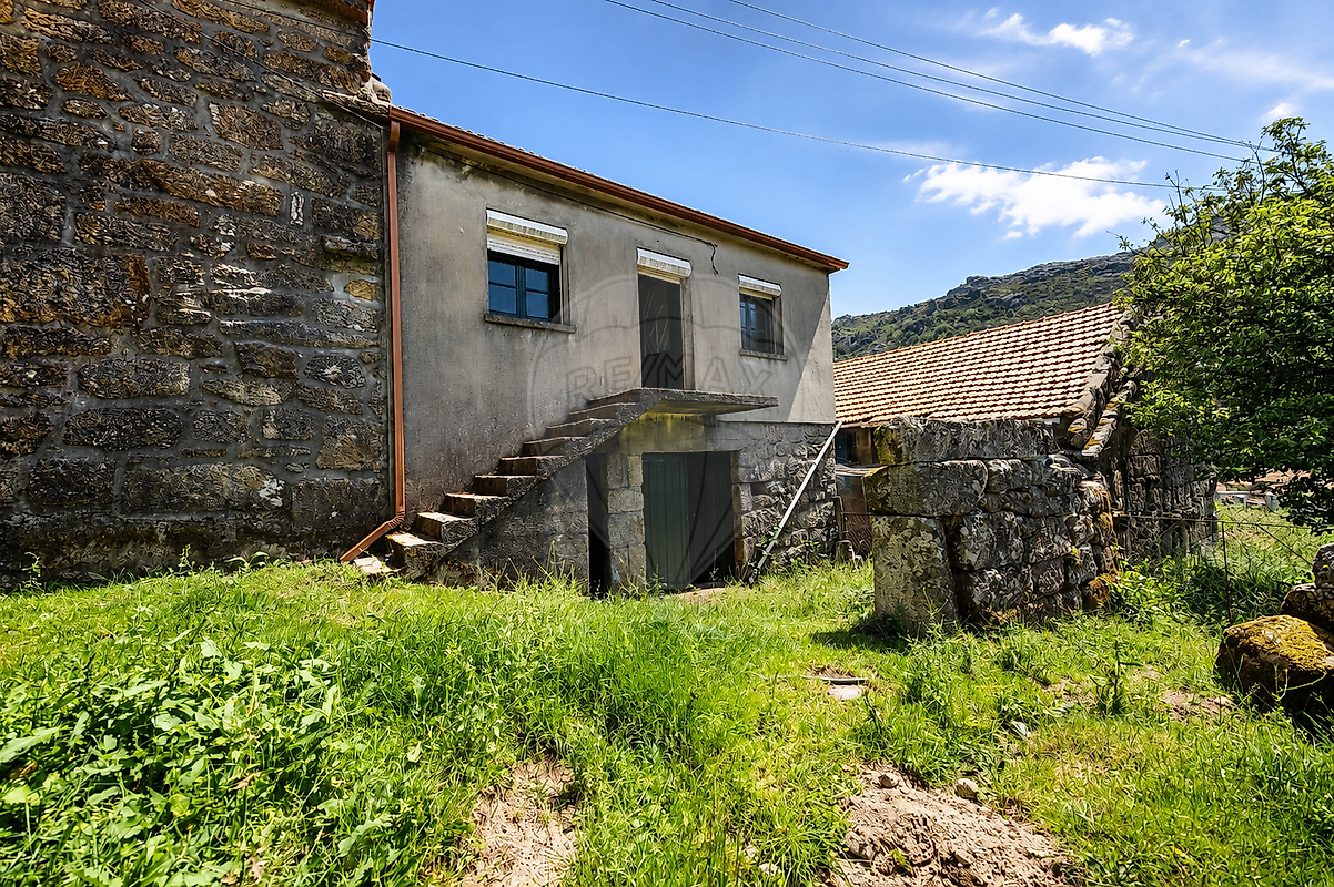 Moradia - Castro Laboreiro e Lamas de Mouro, Melgaço, Viana do Castelo