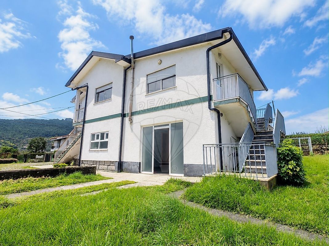 Apartamento T3 à venda em Barcelos