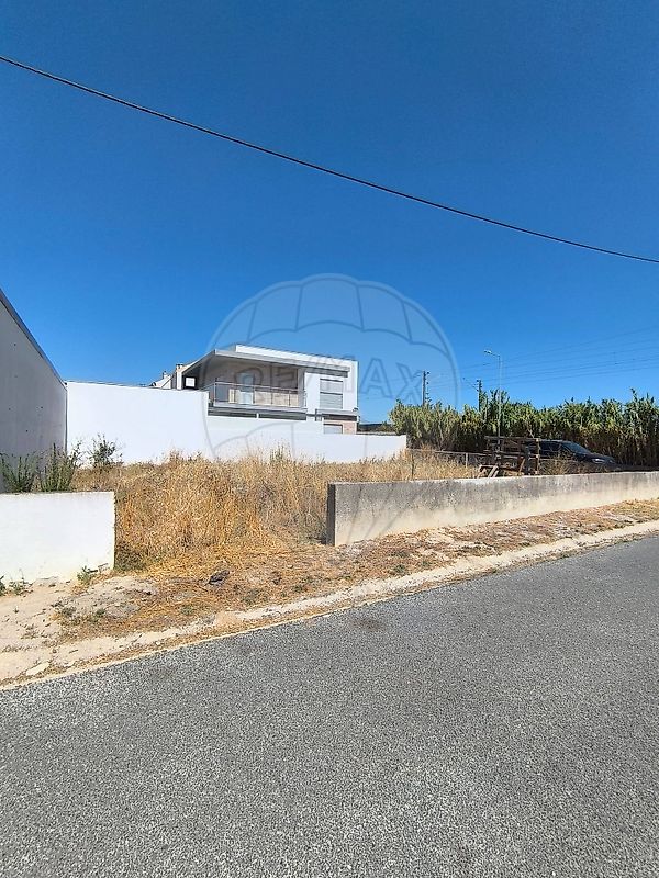 Land for sale in Moita, Portugal — €110,000