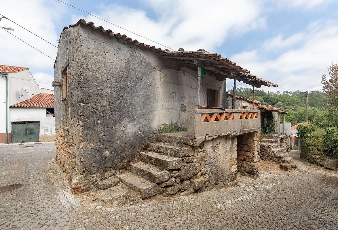 Moradia T3 à venda em Vila Seca e Bem da Fé, €23.000