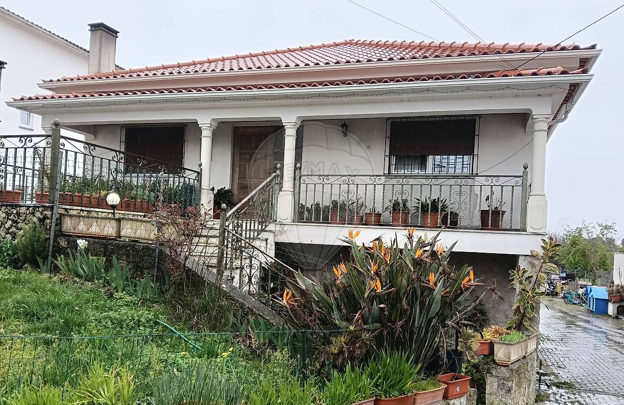 Moradia T5 à venda em Condeixa-a-Nova