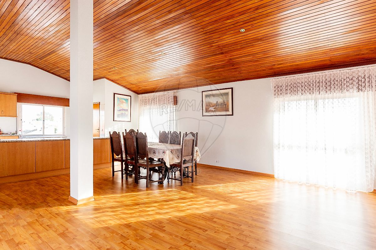 listing 125731060-57 picture-0