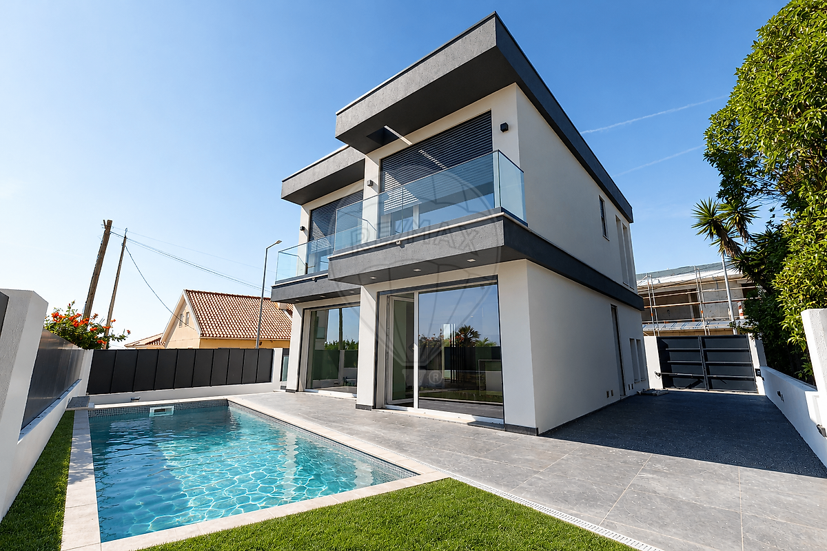 Moradia T2 em São domingos de Rana, €940.000