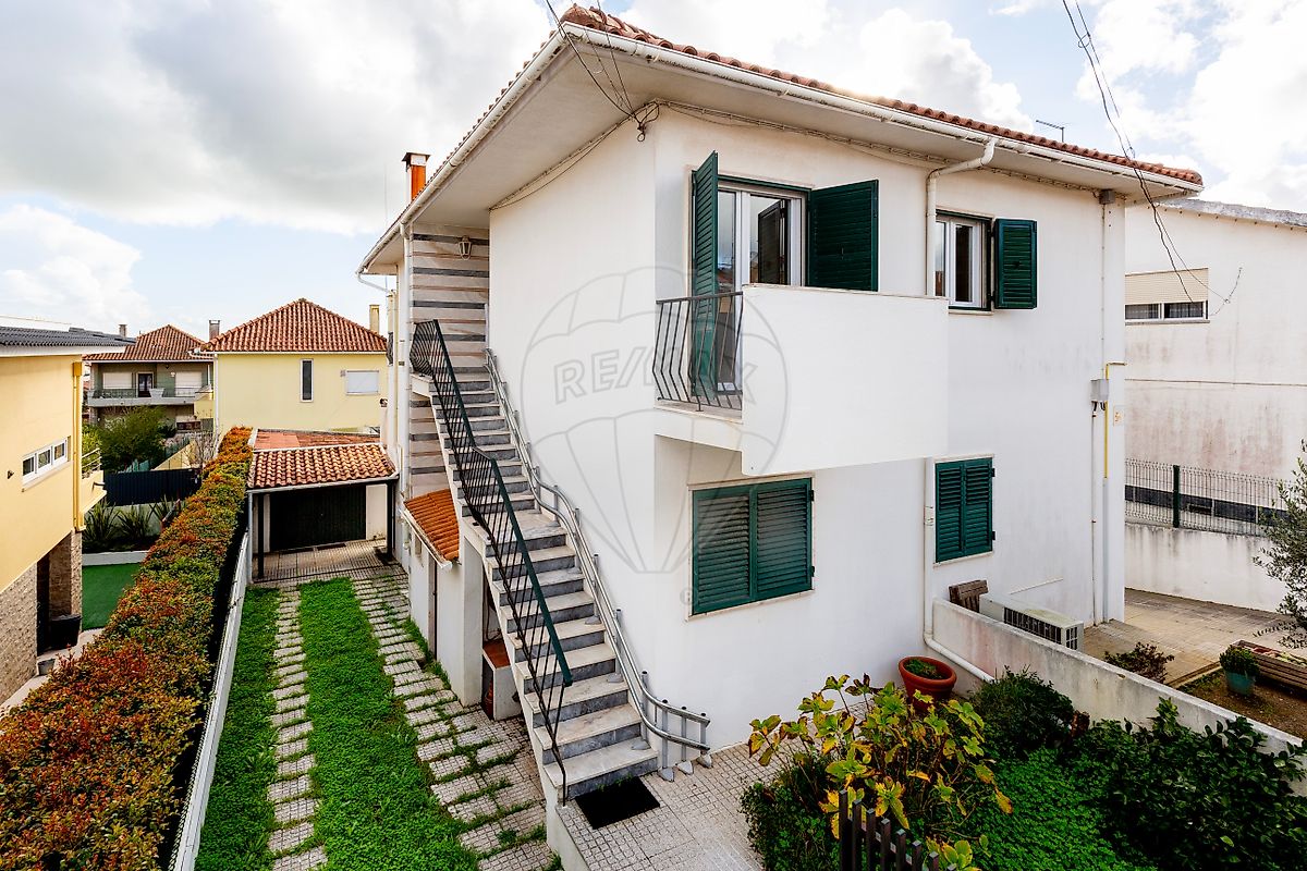 Moradia T3 à venda em Oeiras