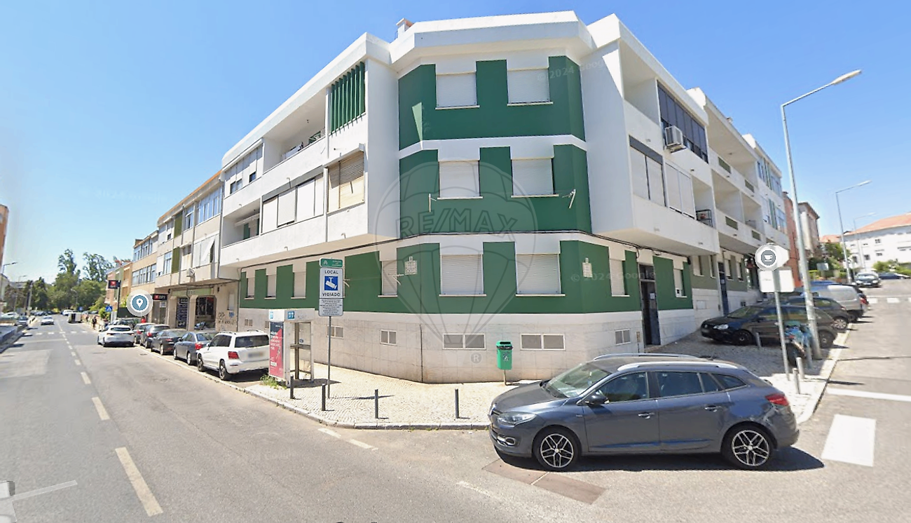 Apartamento T2 à venda em Amadora