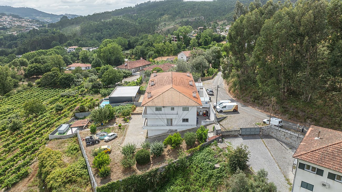 Moradia - Arões (São Romão), Fafe, Braga