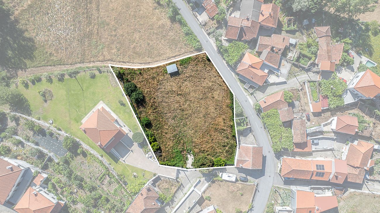 Terreno - Moreira do Rei e Várzea Cova, Fafe, Braga