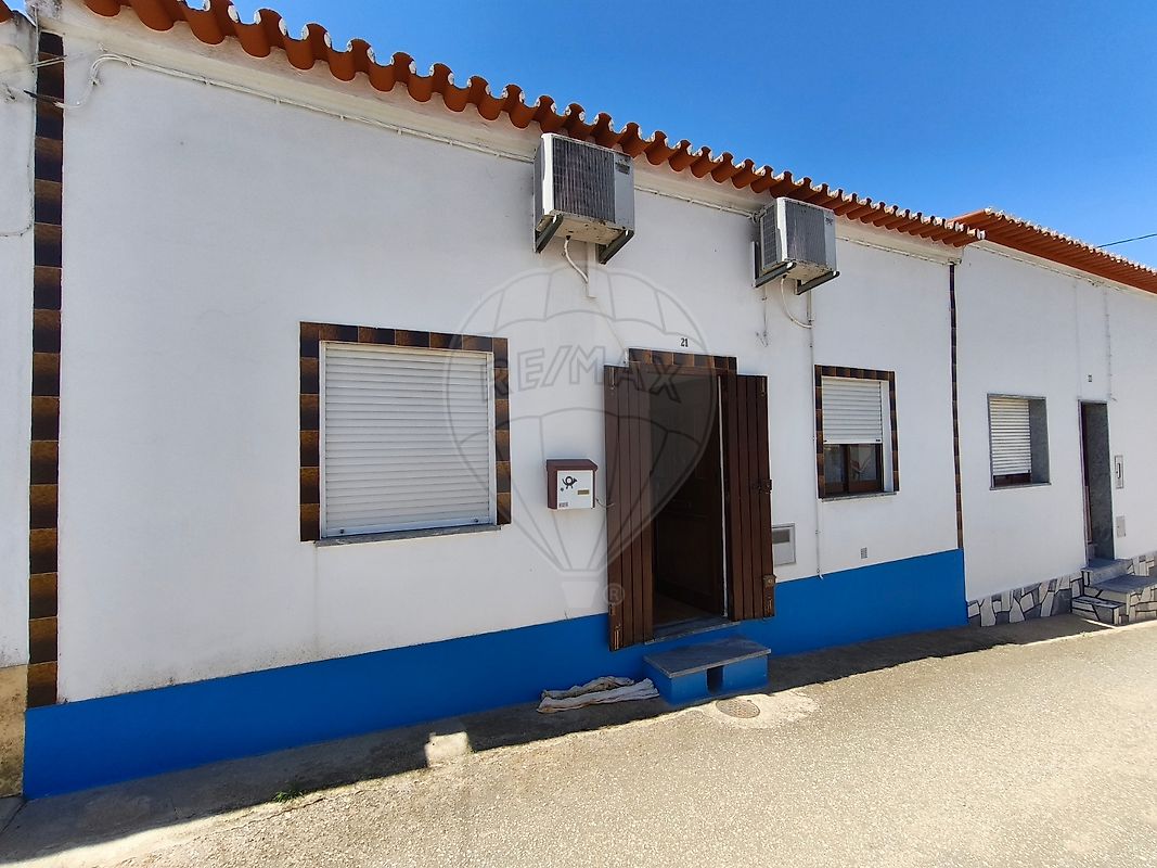 Moradia - São Manços e São Vicente do Pigeiro, Évora, Évora