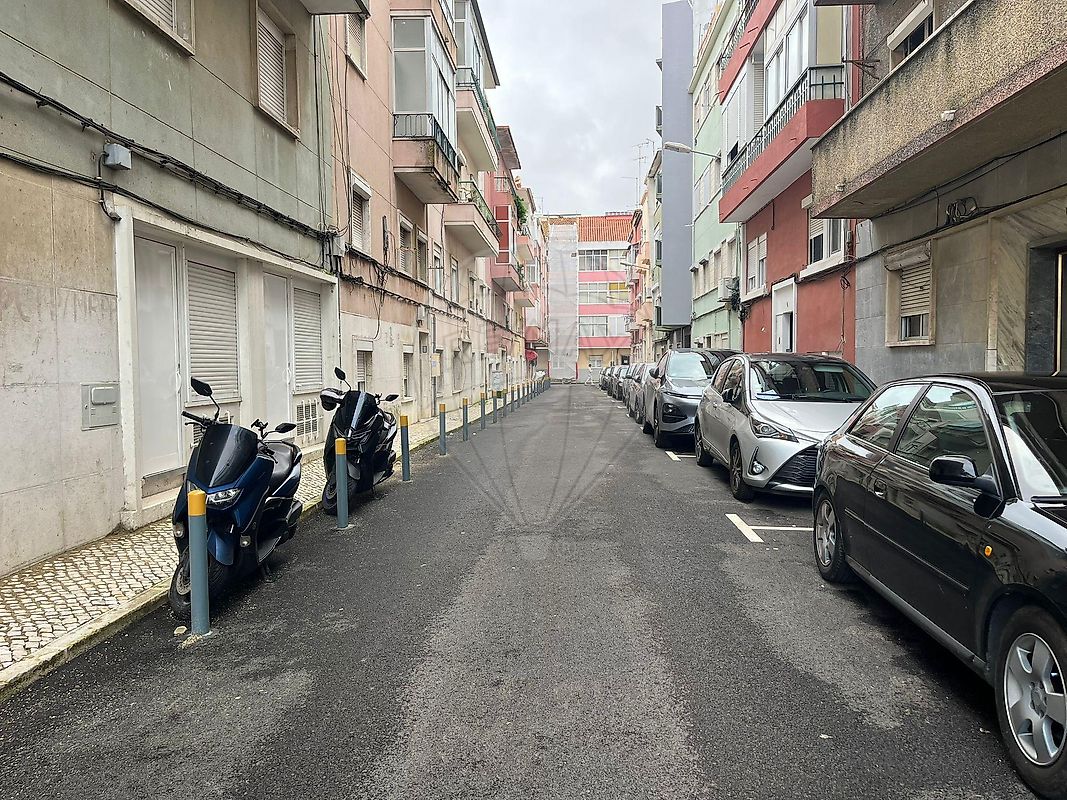 Apartamento T1 à venda em Loures