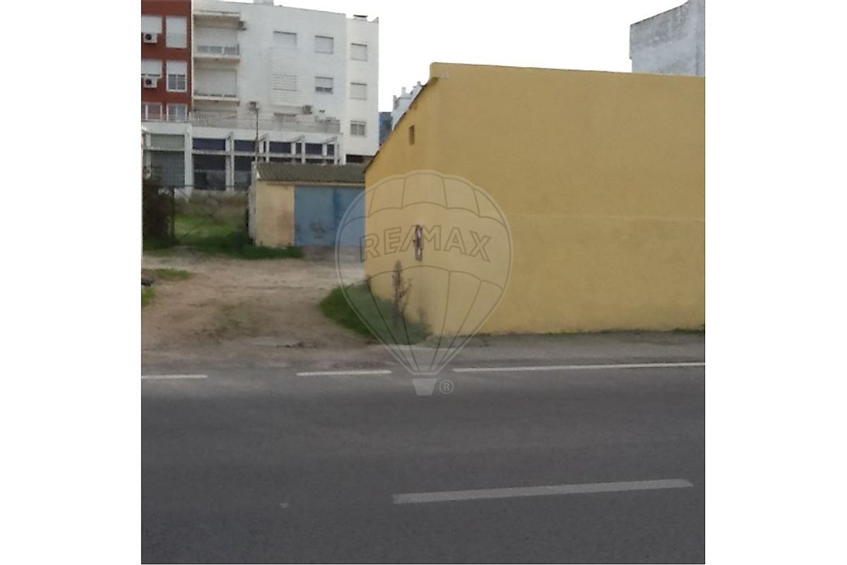 Terreno à venda em Barreiro