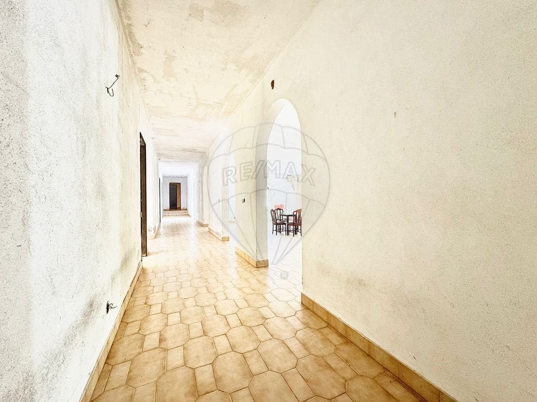 listing 125831079-14 picture-0