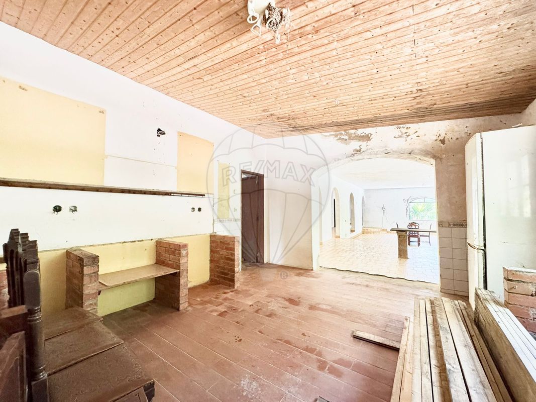 listing 125831079-14 picture-0