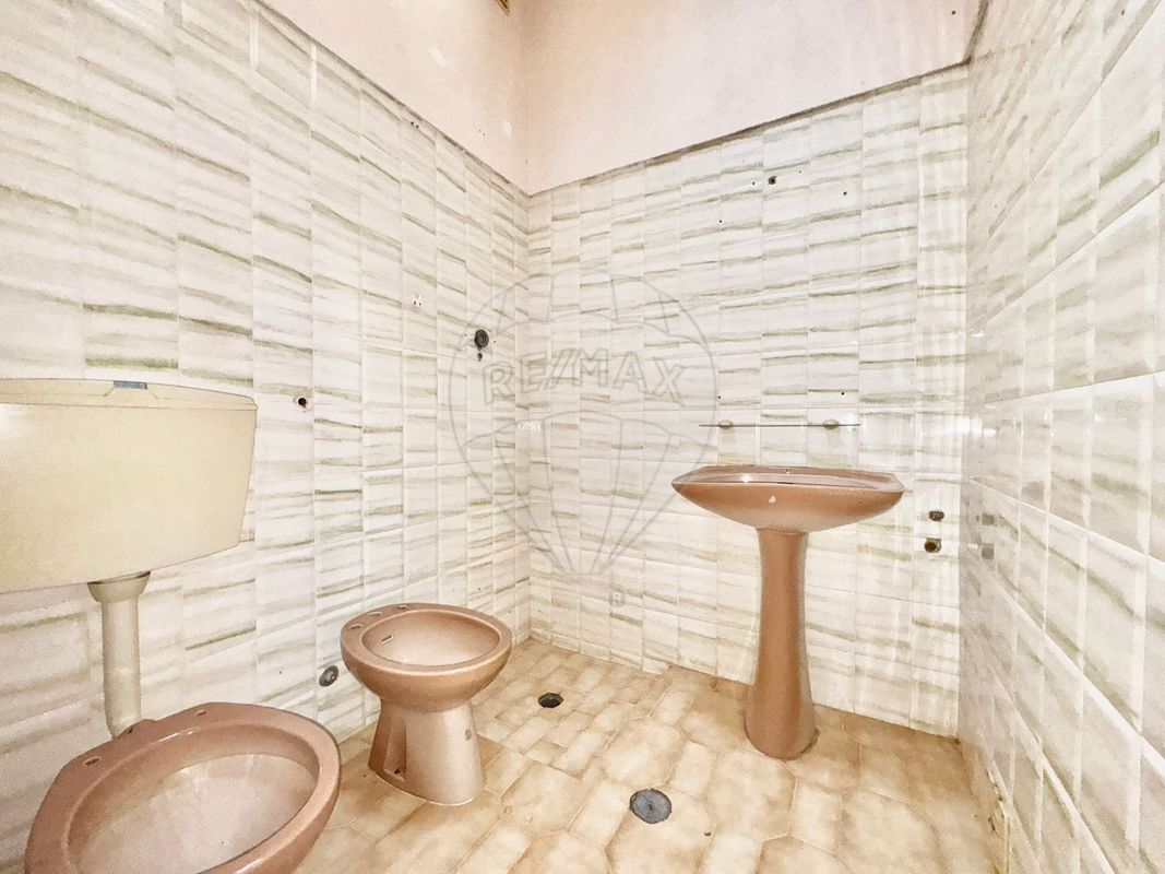 listing 125831079-14 picture-0
