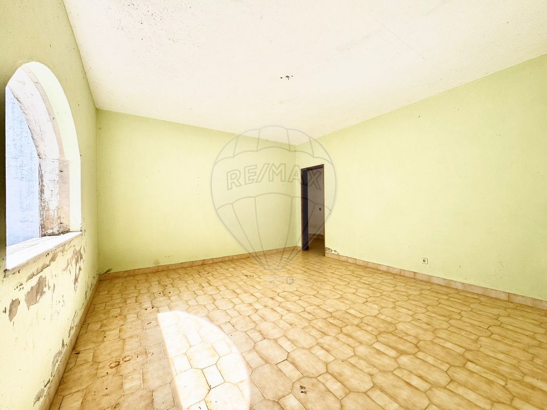 listing 125831079-14 picture-0