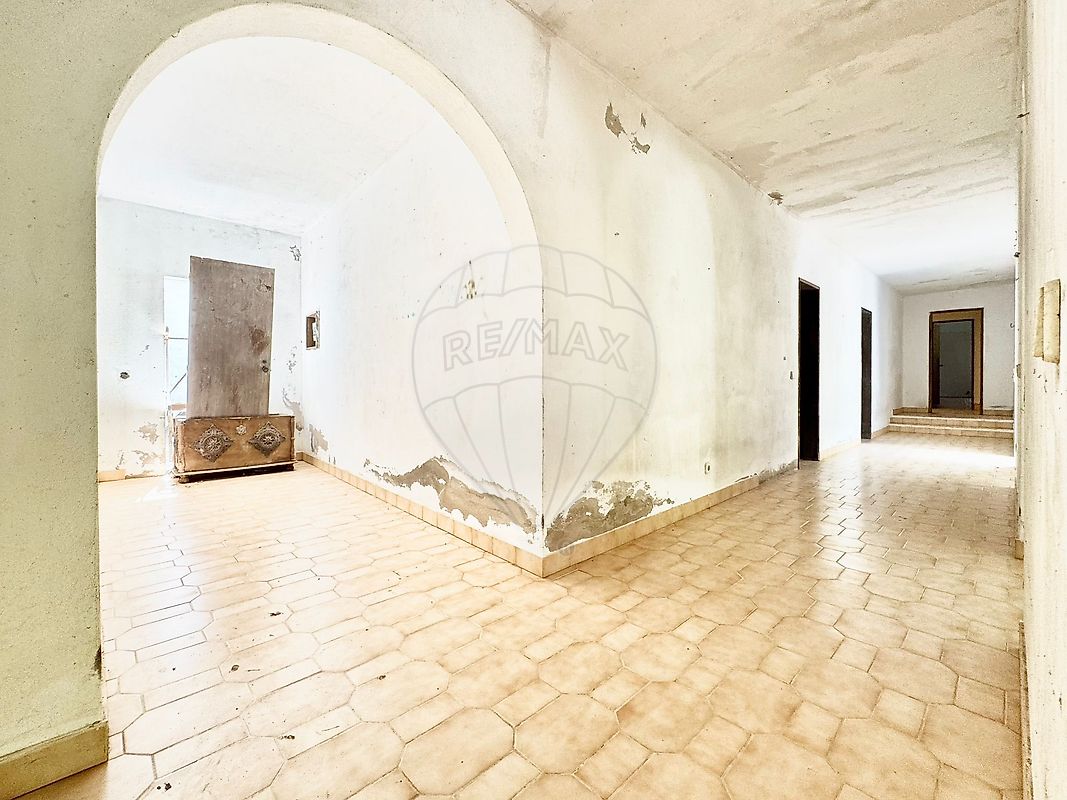 listing 125831079-14 picture-0