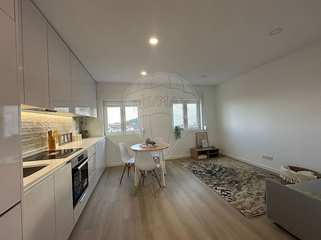 Apartamento T1 à venda em Sintra