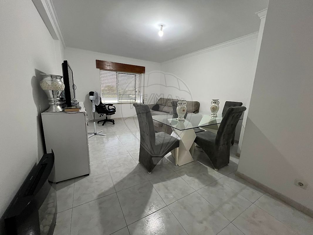 Apartamento T3 à venda em Seixal