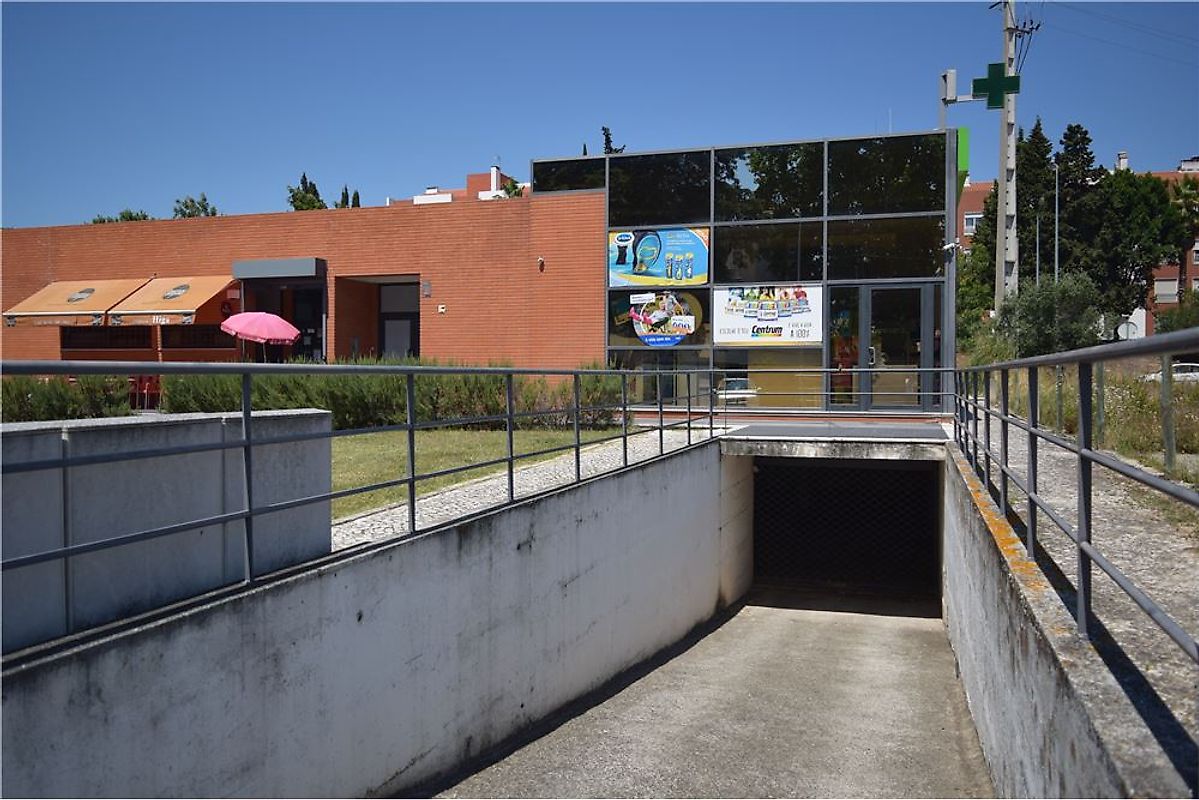 Garagem  à venda em Vila Franca de Xira