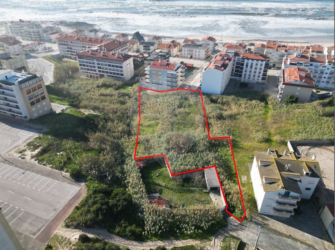 Land for sale in Leiria, Portugal — €105,000