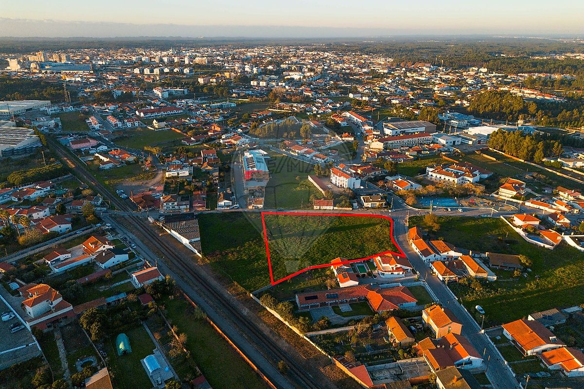 Land for sale in Marinha Grande, Portugal — €165,000