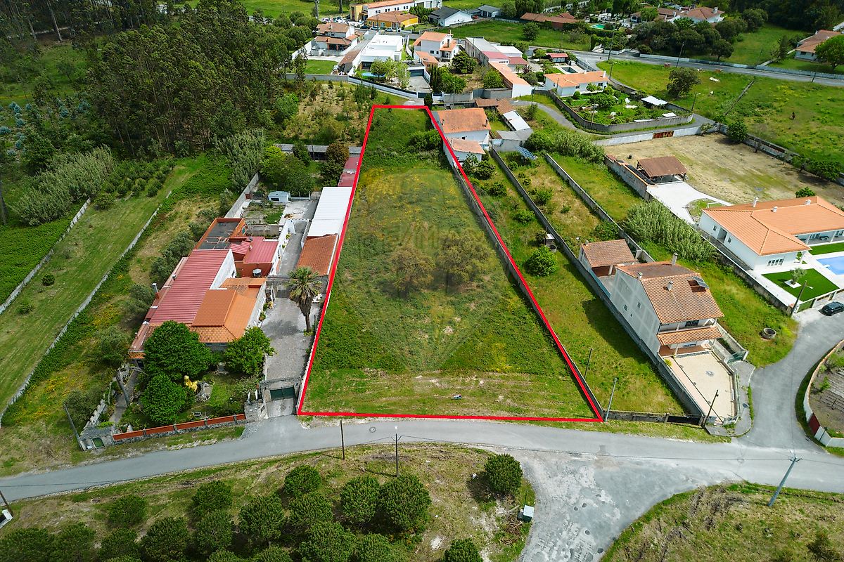 Land for sale in Marinha Grande, Portugal — €75,000