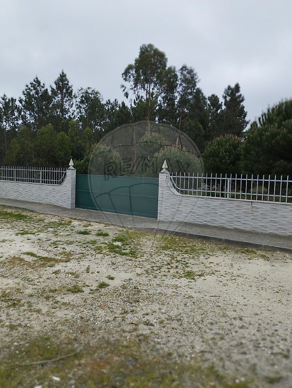 Land for sale in Marinha Grande, Portugal — €105,000