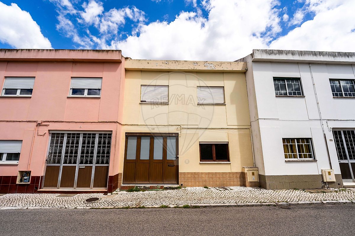 Moradia T4 à venda em Marinha Grande