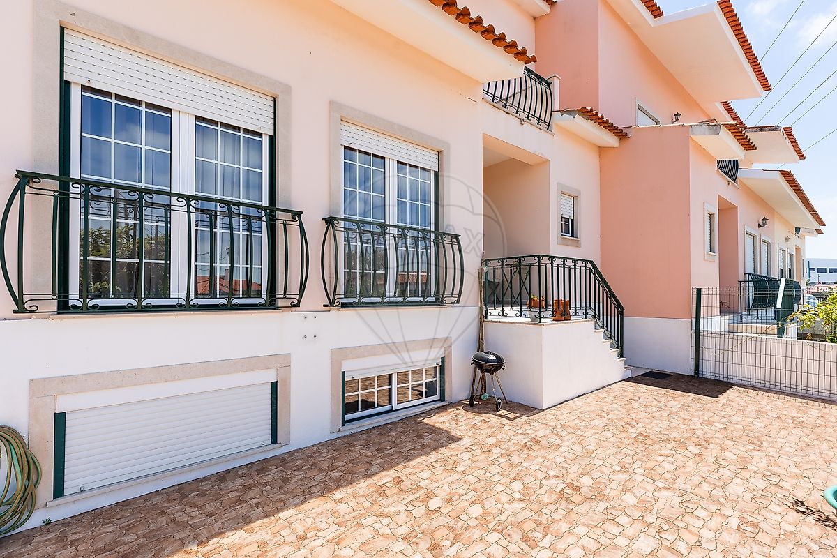 Moradia T3 à venda em Marinha Grande