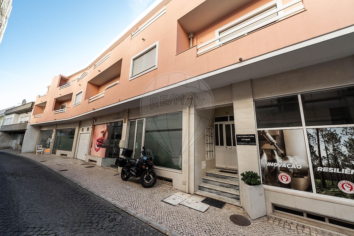 Apartamento T1 em Marinha Grande, €170.000