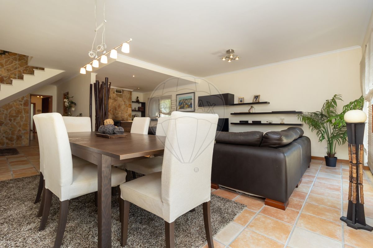 listing 125851028-33 picture-0