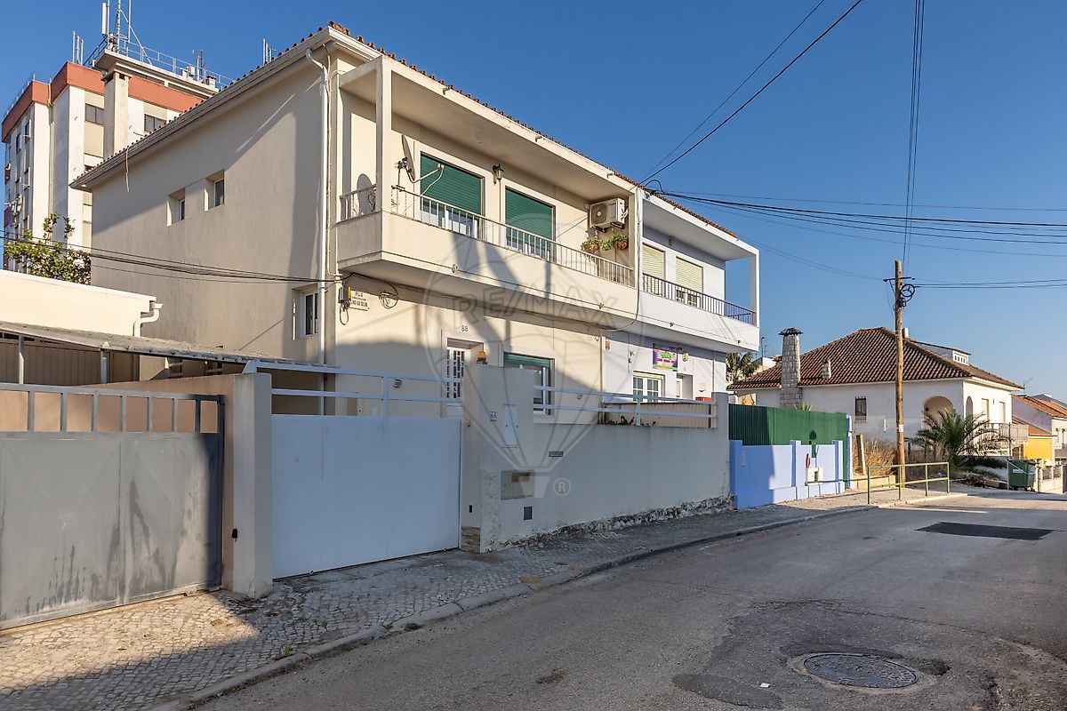 Moradia T4 para venda