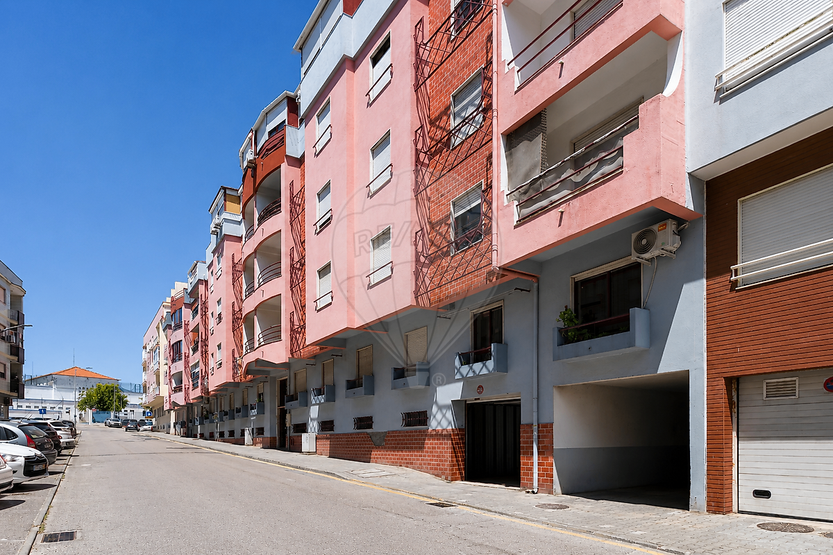 Garagem à venda em Setúbal