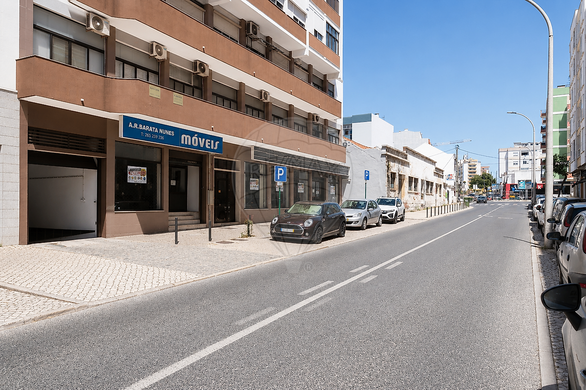 Garagem à venda em Setúbal