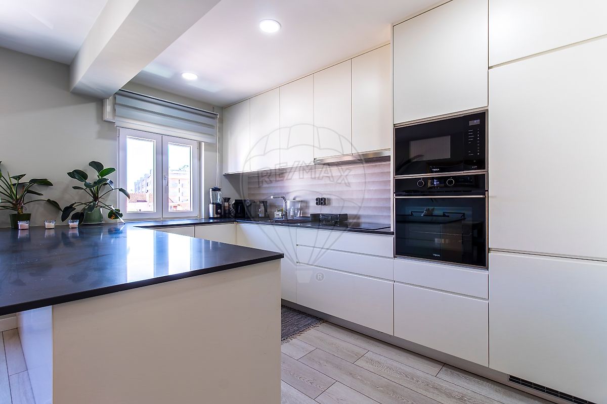 Apartamento T4 à venda em Setúbal