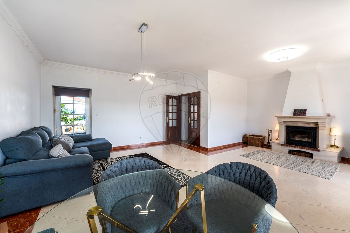 listing 125871049-105 picture-0