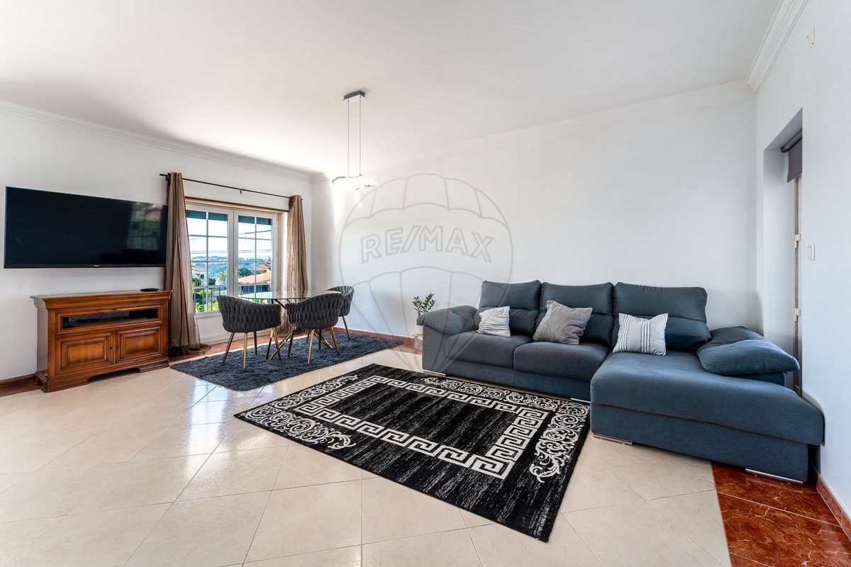 listing 125871049-105 picture-0