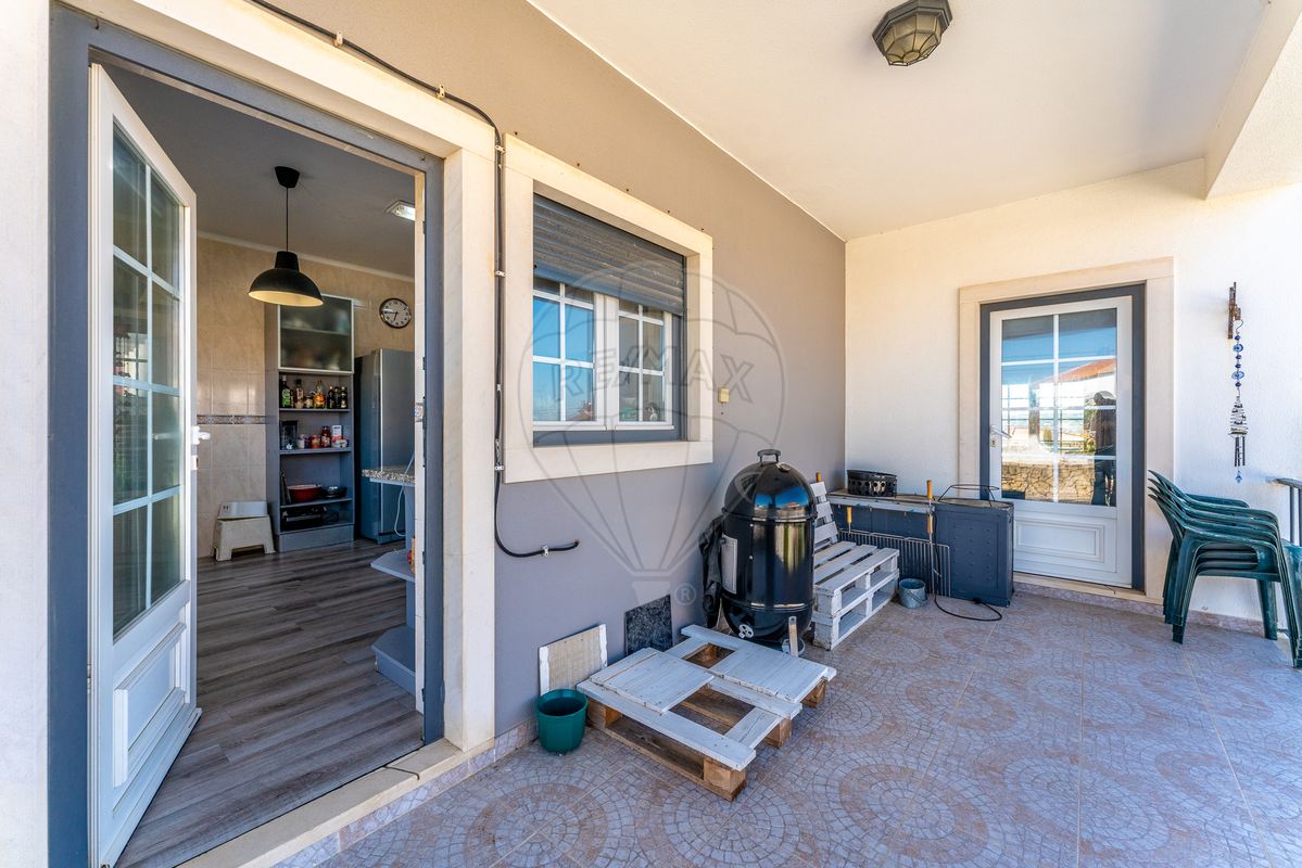 listing 125871049-105 picture-0