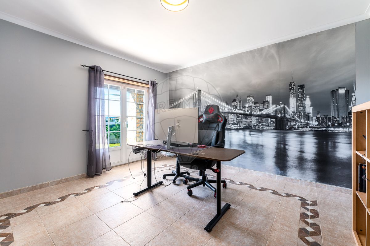 listing 125871049-105 picture-0