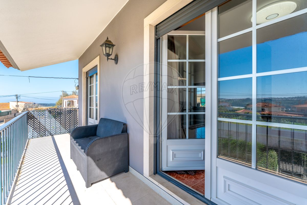 listing 125871049-105 picture-0